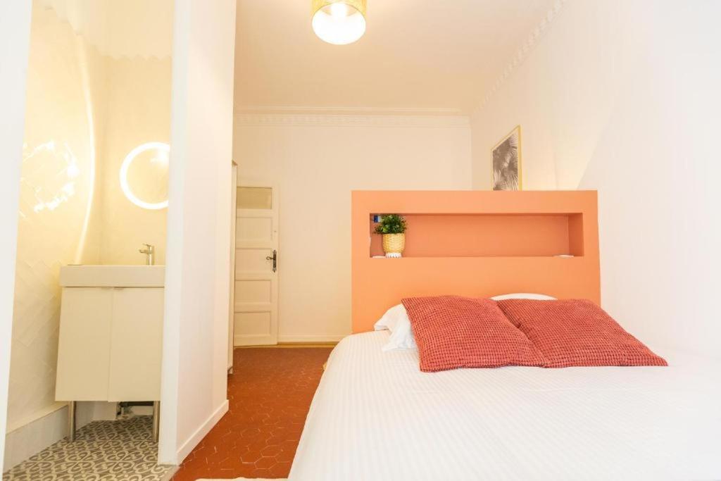 3 Min A Pied De La Gare St Charles - 3 Avec Clim, Sdb Et Tv *